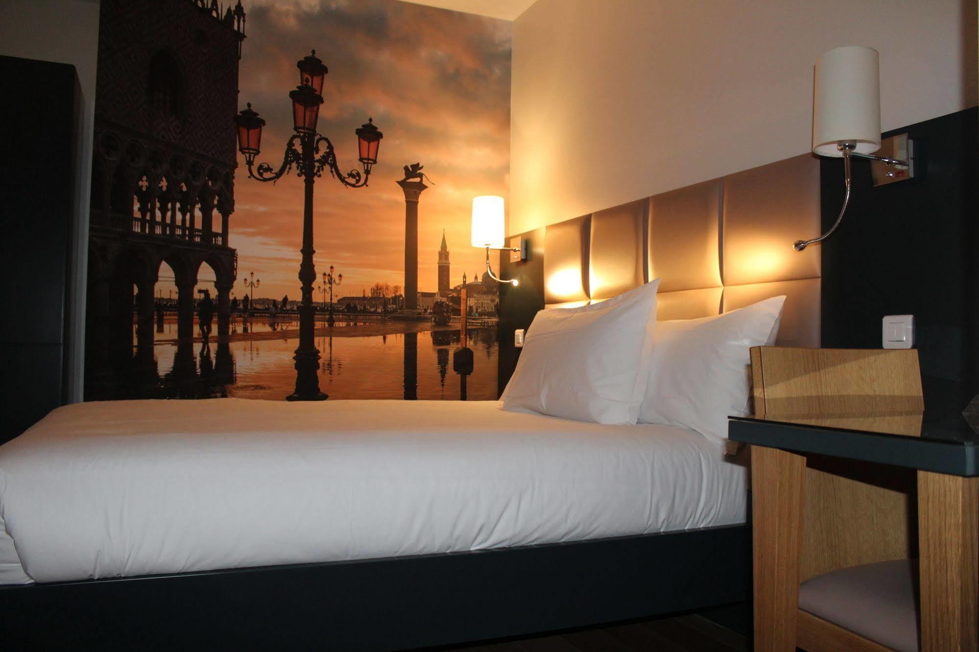 Hotel Jenner Paris Exterior foto